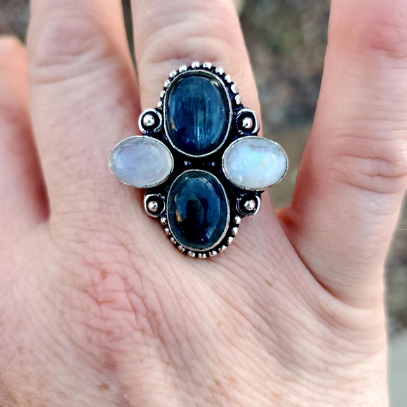 ***Sale*** New Kyanite & Rainbow Moonstone 925 Silver Ring. - Picture 2 of 8